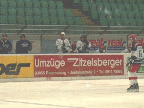 http://www.ratisbona-bullfrogs.de/pixlie/cache/vs_2002_03_18%20-%20Spiel%20gegen%20Rivermen%20Straubing_IM001629.jpg