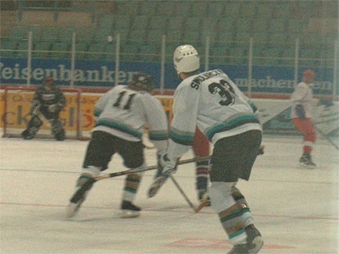 http://www.ratisbona-bullfrogs.de/pixlie/cache/vs_2002_03_18%20-%20Spiel%20gegen%20Rivermen%20Straubing_IM001631.jpg