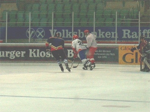 http://www.ratisbona-bullfrogs.de/pixlie/cache/vs_2002_03_18%20-%20Spiel%20gegen%20Rivermen%20Straubing_IM001641.jpg