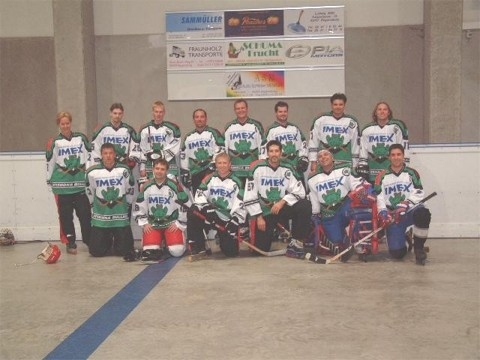 http://www.ratisbona-bullfrogs.de/pixlie/cache/vs_2002_06_02%20-%20Teams%20der%20Summer%20Jam%20'02_bullfrogs.jpg