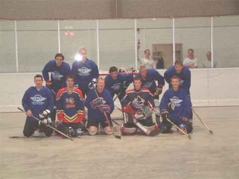 http://www.ratisbona-bullfrogs.de/pixlie/cache/vs_2002_06_02%20-%20Teams%20der%20Summer%20Jam%20'02_rivermen.jpg