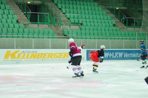 http://www.ratisbona-bullfrogs.de/pixlie/cache/vs_2002_12_01%20-%20Trainings-Impressionen_tr07.jpg