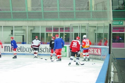 http://www.ratisbona-bullfrogs.de/pixlie/cache/vs_2002_12_01%20-%20Trainings-Impressionen_tr14.jpg