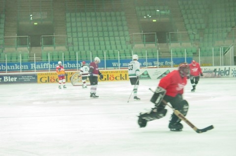http://www.ratisbona-bullfrogs.de/pixlie/cache/vs_2002_12_01%20-%20Trainings-Impressionen_tr20.jpg