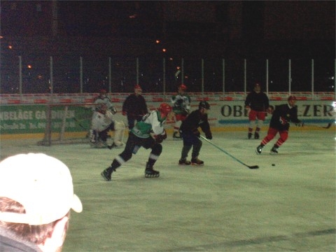 http://www.ratisbona-bullfrogs.de/pixlie/cache/vs_2002_12_19%20-%20Spiel%20gegen%20Diesenbach%20Biber_db03.jpg
