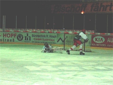 http://www.ratisbona-bullfrogs.de/pixlie/cache/vs_2002_12_19%20-%20Spiel%20gegen%20Diesenbach%20Biber_db18.jpg