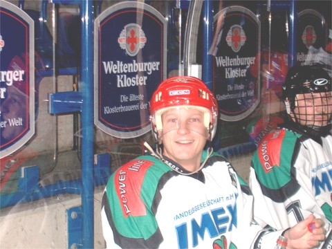 http://www.ratisbona-bullfrogs.de/pixlie/cache/vs_2002_12_19%20-%20Spiel%20gegen%20Diesenbach%20Biber_db22.jpg