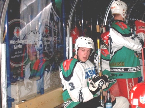 http://www.ratisbona-bullfrogs.de/pixlie/cache/vs_2002_12_19%20-%20Spiel%20gegen%20Diesenbach%20Biber_db25.jpg