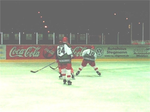 http://www.ratisbona-bullfrogs.de/pixlie/cache/vs_2002_12_19%20-%20Spiel%20gegen%20Diesenbach%20Biber_db26.jpg