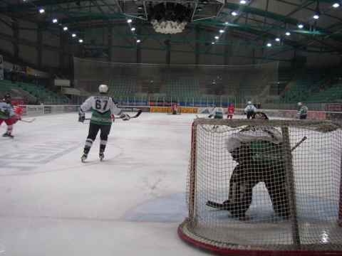 http://www.ratisbona-bullfrogs.de/pixlie/cache/vs_2003_01_06%20-%20Spiel%20gegen%20EVR%20Damen_db02.JPG