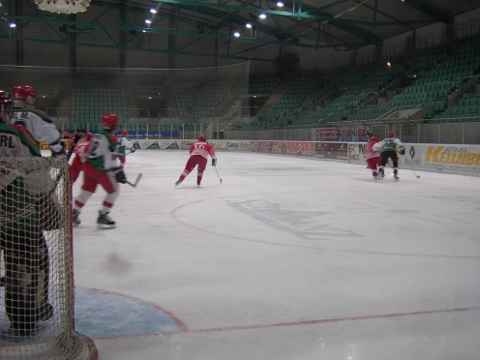 http://www.ratisbona-bullfrogs.de/pixlie/cache/vs_2003_01_06%20-%20Spiel%20gegen%20EVR%20Damen_db03.JPG