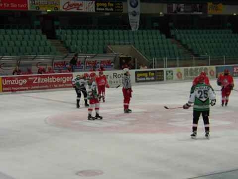 http://www.ratisbona-bullfrogs.de/pixlie/cache/vs_2003_01_06%20-%20Spiel%20gegen%20EVR%20Damen_db07.JPG