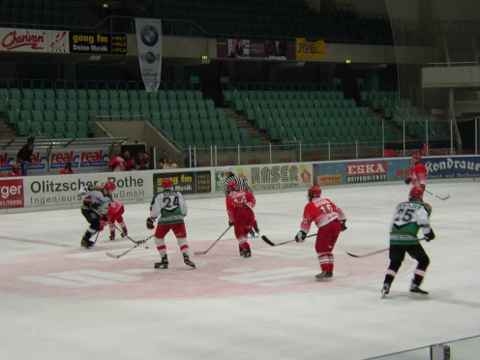 http://www.ratisbona-bullfrogs.de/pixlie/cache/vs_2003_01_06%20-%20Spiel%20gegen%20EVR%20Damen_db08.JPG