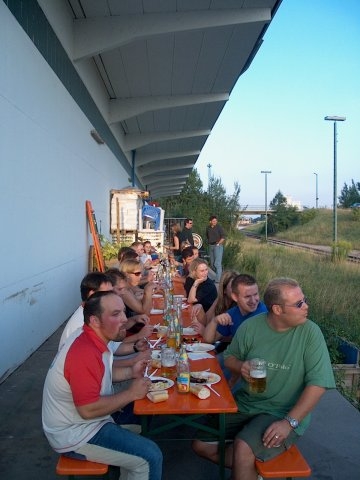 http://www.ratisbona-bullfrogs.de/pixlie/cache/vs_2003_07_25%20-%20Abschlussfeier%20Inline%20Hockey_Im001335.jpg