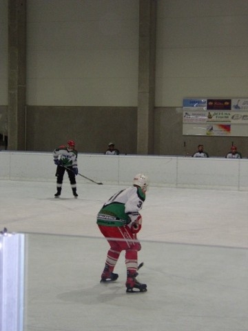 http://www.ratisbona-bullfrogs.de/pixlie/cache/vs_2003_12_13%20-%20Spiel%20gegen%20Diesenbach%20Biber_P1010018.JPG