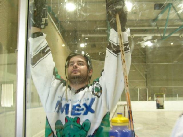 http://www.ratisbona-bullfrogs.de/pixlie/cache/vs_2004_06_19%20-%20Spiel%20gegen%20die%20Rivermen%20Straubing_img03.jpg