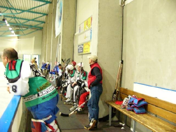 http://www.ratisbona-bullfrogs.de/pixlie/cache/vs_2004_06_19%20-%20Spiel%20gegen%20die%20Rivermen%20Straubing_img04.jpg