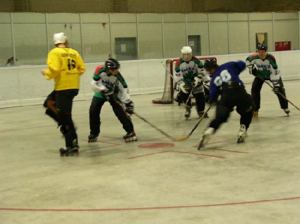 http://www.ratisbona-bullfrogs.de/pixlie/cache/vs_2004_06_19%20-%20Spiel%20gegen%20die%20Rivermen%20Straubing_img12.jpg