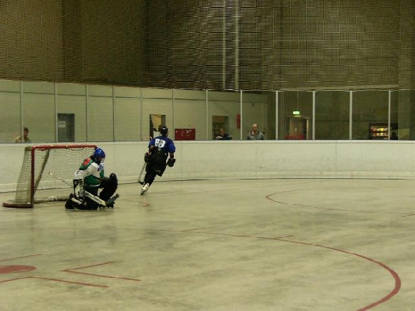http://www.ratisbona-bullfrogs.de/pixlie/cache/vs_2004_06_19%20-%20Spiel%20gegen%20die%20Rivermen%20Straubing_img14.jpg