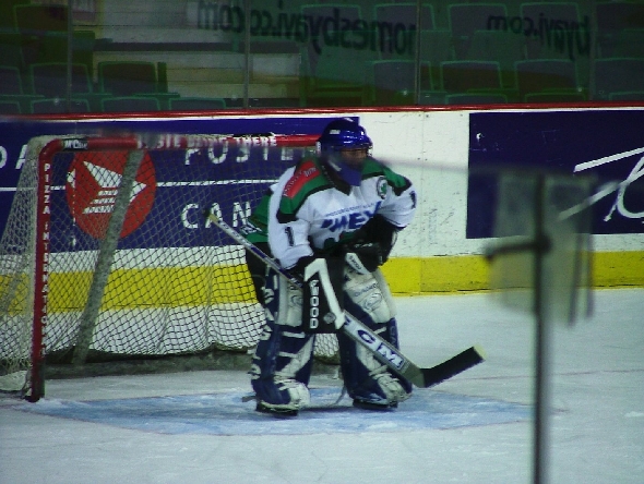 http://www.ratisbona-bullfrogs.de/pixlie/cache/vs_2004_11_02%20-%20Spiel%20gegen%20die%20Calgary%20Global%20Pylons_31_Dsc00364.jpg