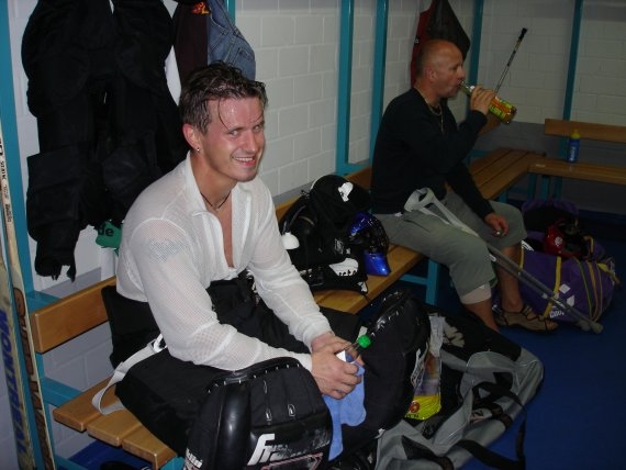 http://www.ratisbona-bullfrogs.de/pixlie/cache/vs_2005_07_23%20-%20Spiel%20gegen%20Rivermen%20Straubing_Dsc01166.jpg