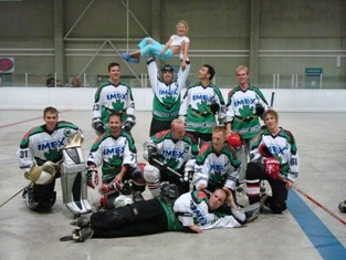http://www.ratisbona-bullfrogs.de/pixlie/cache/vs_2008_07_05%20-%20Spiel%20gegen%20den%20RSC%20Pillnach_DSC00884.jpg
