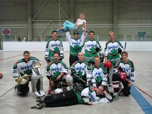 http://www.ratisbona-bullfrogs.de/pixlie/cache/vs_2008_07_05%20-%20Spiel%20gegen%20den%20RSC%20Pillnach_DSC00885.jpg