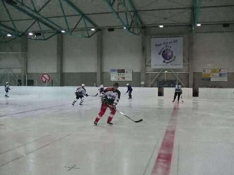 http://www.ratisbona-bullfrogs.de/pixlie/cache/vs_2008_12_14%20-%20Spiel%20gegen%20Uniteam%20Regensburg_DSCF0065.jpg