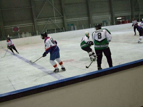 http://www.ratisbona-bullfrogs.de/pixlie/cache/vs_2008_12_14%20-%20Spiel%20gegen%20Uniteam%20Regensburg_DSCF0080.jpg