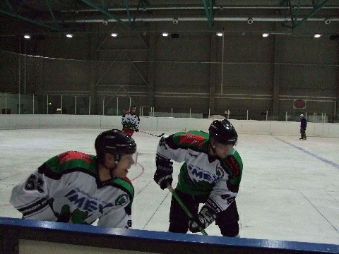 http://www.ratisbona-bullfrogs.de/pixlie/cache/vs_2008_12_14%20-%20Spiel%20gegen%20Uniteam%20Regensburg_DSCF0083.jpg
