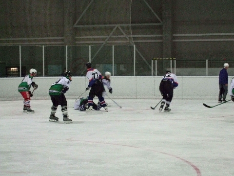 http://www.ratisbona-bullfrogs.de/pixlie/cache/vs_2008_12_14%20-%20Spiel%20gegen%20Uniteam%20Regensburg_DSCF0090.jpg