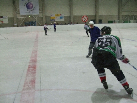 http://www.ratisbona-bullfrogs.de/pixlie/cache/vs_2008_12_14%20-%20Spiel%20gegen%20Uniteam%20Regensburg_DSCF0094.jpg