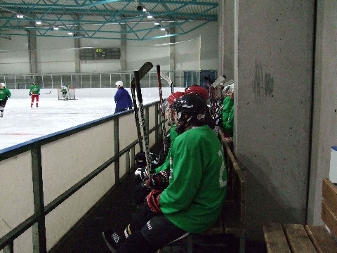http://www.ratisbona-bullfrogs.de/pixlie/cache/vs_2008_12_14%20-%20Spiel%20gegen%20Uniteam%20Regensburg_DSCF0111.jpg