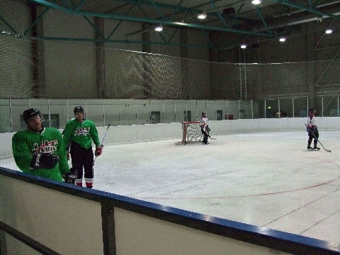 http://www.ratisbona-bullfrogs.de/pixlie/cache/vs_2008_12_14%20-%20Spiel%20gegen%20Uniteam%20Regensburg_DSCF0113.jpg