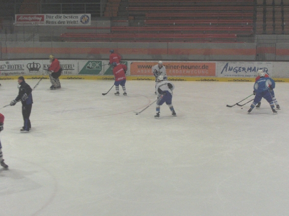 http://www.ratisbona-bullfrogs.de/pixlie/cache/vs_2010_01_05%20-%20Uwe%20Daschner%20beim%20EHC%20M%FCnchen_Cimg6424.jpg