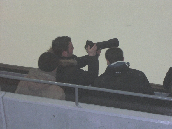 http://www.ratisbona-bullfrogs.de/pixlie/cache/vs_2010_01_05%20-%20Uwe%20Daschner%20beim%20EHC%20M%FCnchen_Cimg6431.jpg