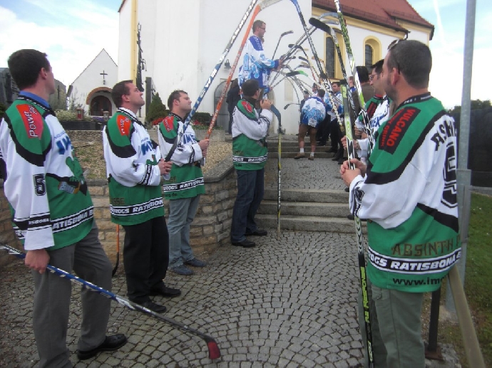 http://www.ratisbona-bullfrogs.de/pixlie/cache/vs_2010_09_18%20-%20Hochzeit%20Christian%20Schweiger_Cimg7943.jpg